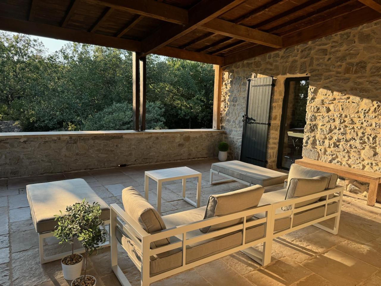 莱旺Luxurious Family House With Pool In Ardeche.别墅 外观 照片