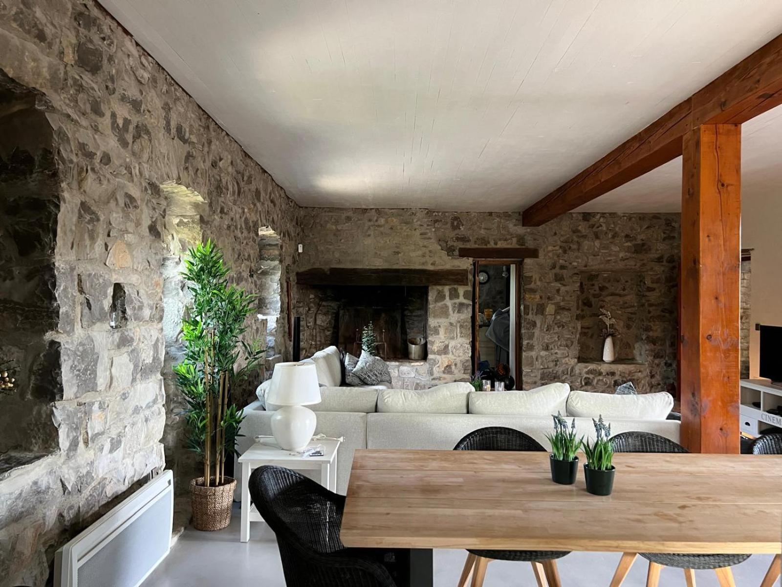 莱旺Luxurious Family House With Pool In Ardeche.别墅 外观 照片